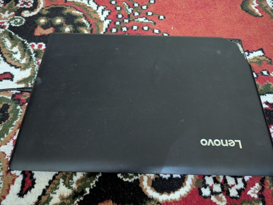 Lenovo Ноутбук сотилади