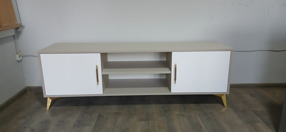 Тв тумба под телвизор razmer 1.60sm 53sm 40sm korpus akril fasad akril