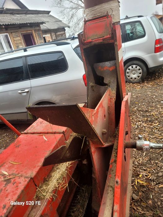 Tocatoare furaje strujeni lucerna paie etc la 3 80 și la tractor .