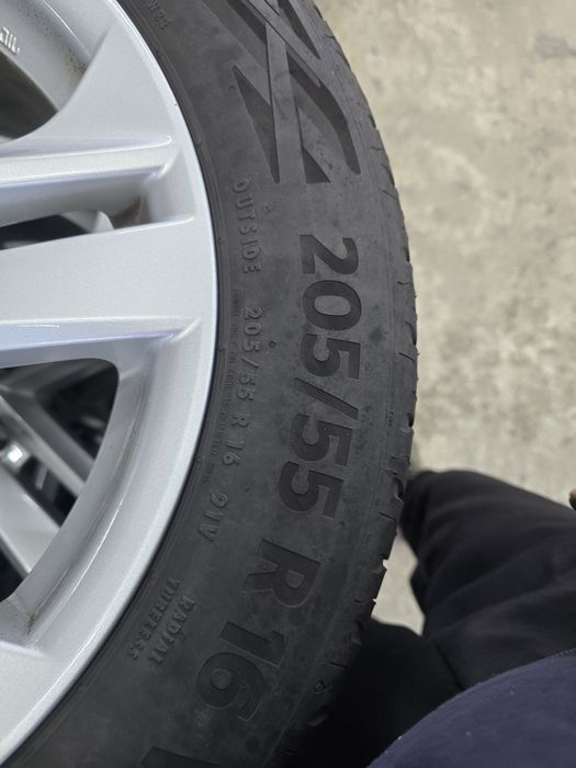 4 Броя 205/55/16 Continental 2x5,8mm 2x4,5mm