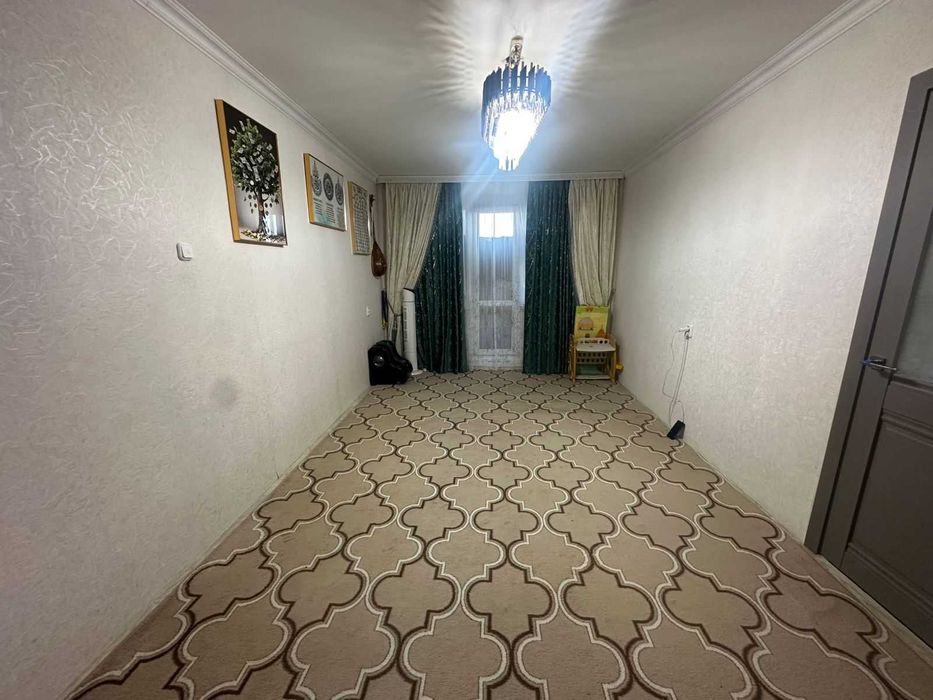 Продам 2-комнтатную квартиру на 7 мкр!