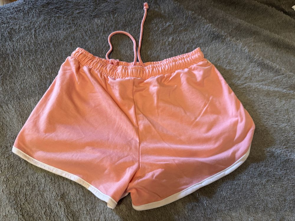 Pantaloni scurti Sort scurt pink S plus cadou un top nou