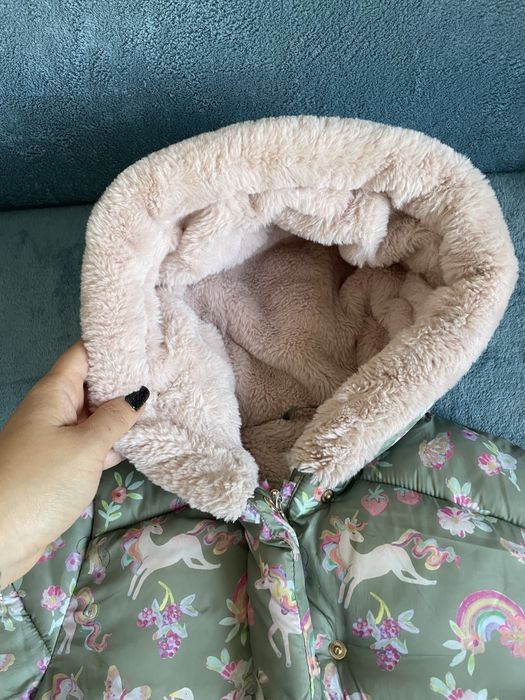 Geaca si caciula de iarna Next marimea 4 ani