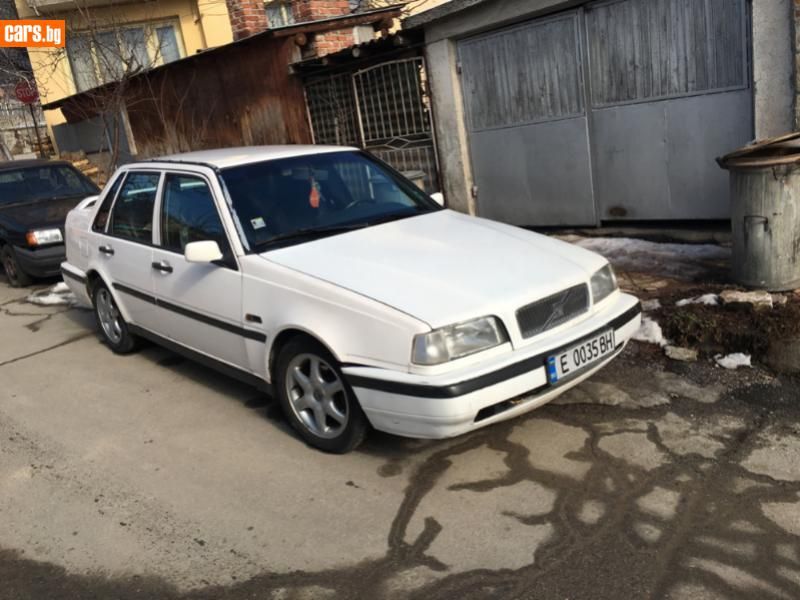Продавам Волво 460 2.0 на части