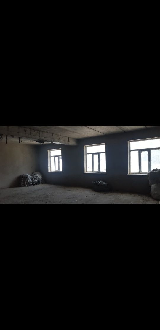 Продается просторное нежилое помещение с подвалом