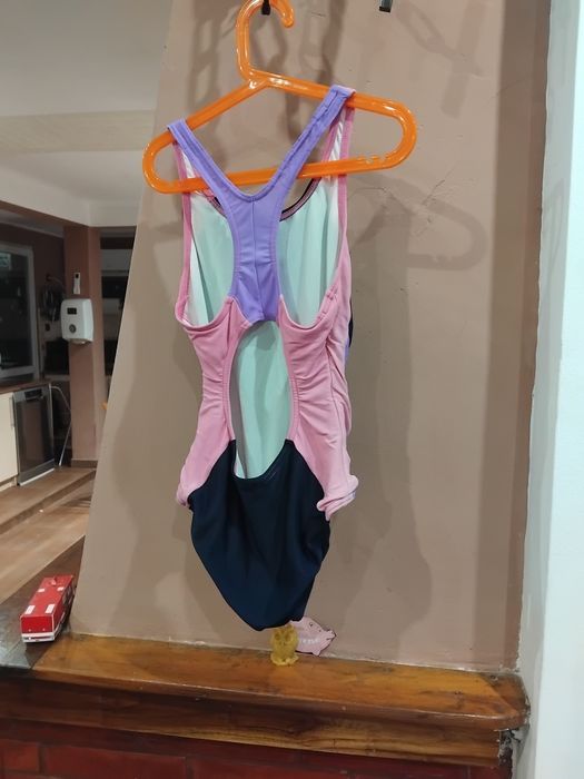 Бански Speedo за момиче, 9-10 години, размер 140 см.