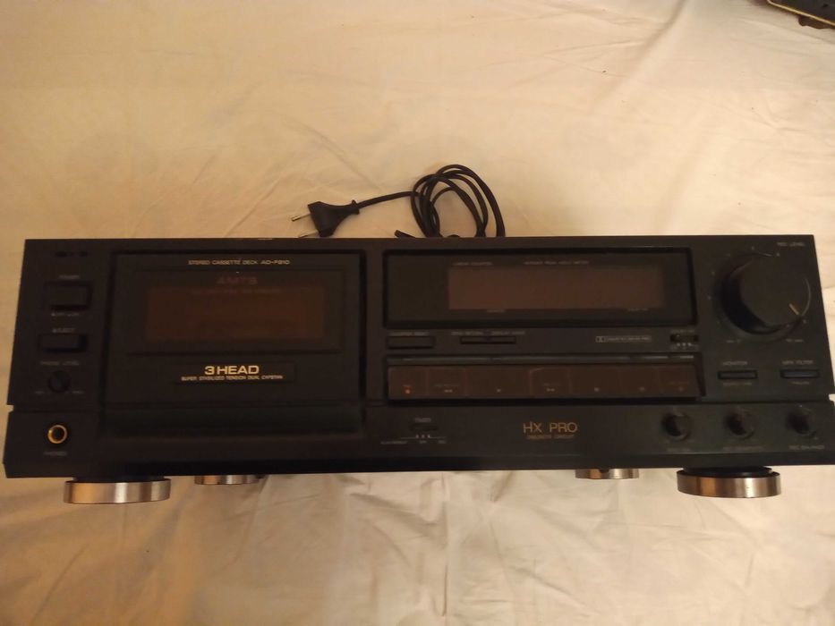 Триглав касетен дек AIWA  AD-F810