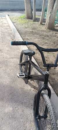 Продам велосипед BMX 30000
