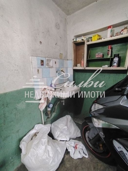 Тухлен гараж- кв. Добруджански