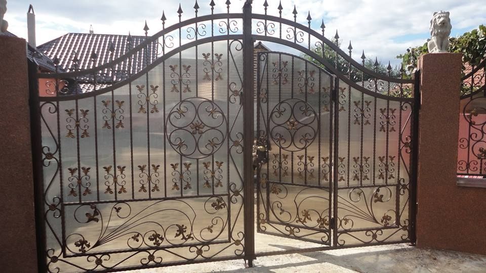 Vând/fac porți metalice din fier forjat sau alte materiale
