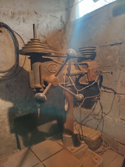 Сверлильный станок