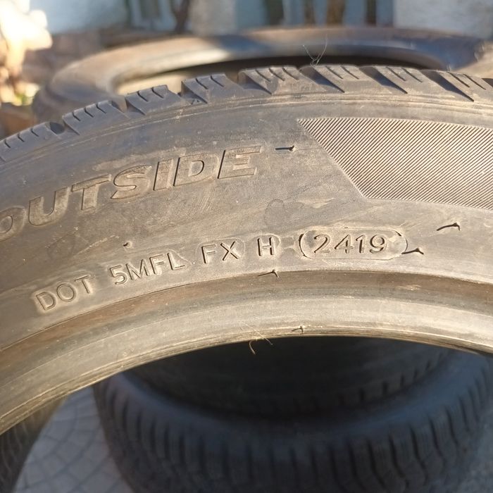 Гуми: 225/50 R18  1бр.- 195/55 R16 1бр.