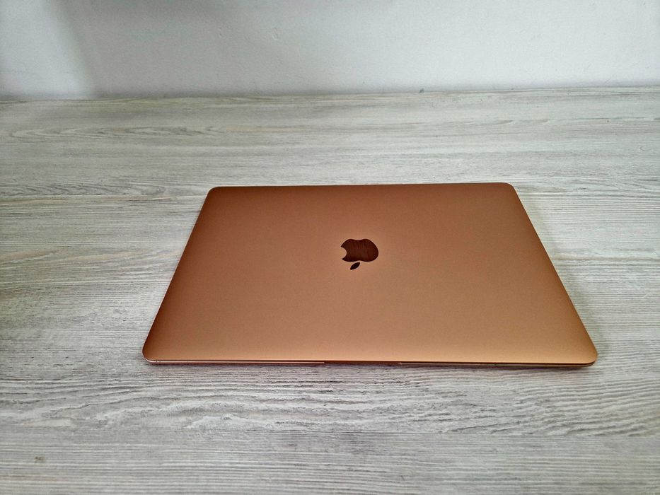 Macbook Air M1 2020, в хорошем состоянии