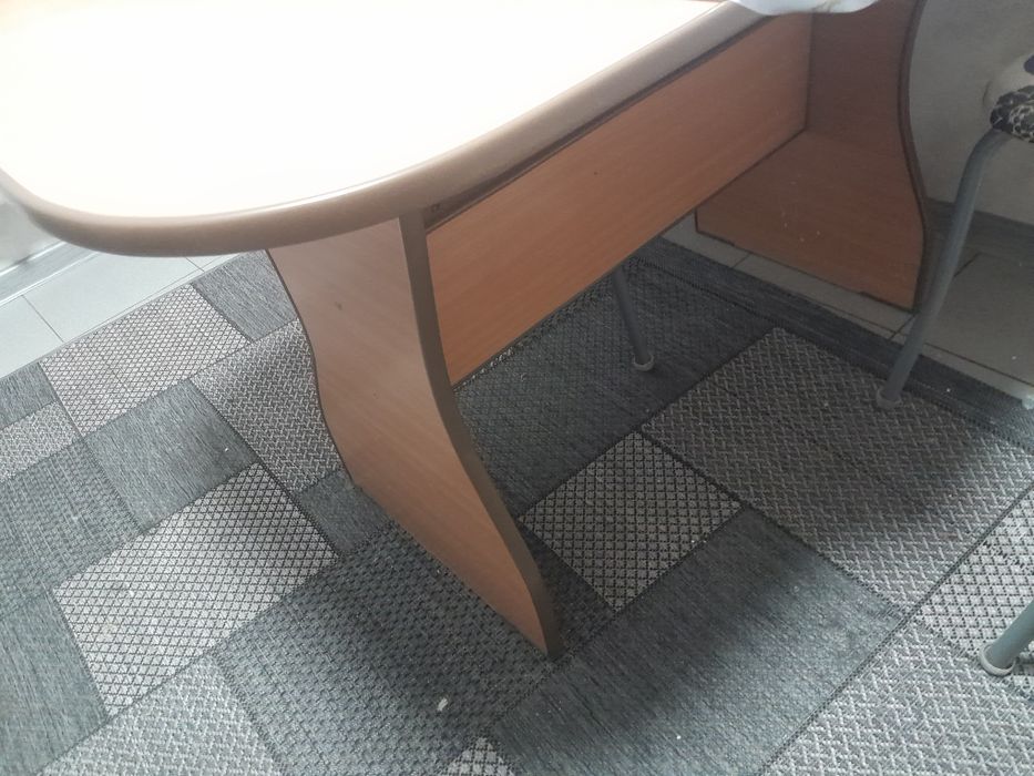 Стол+стулья 5шт за 15000тг