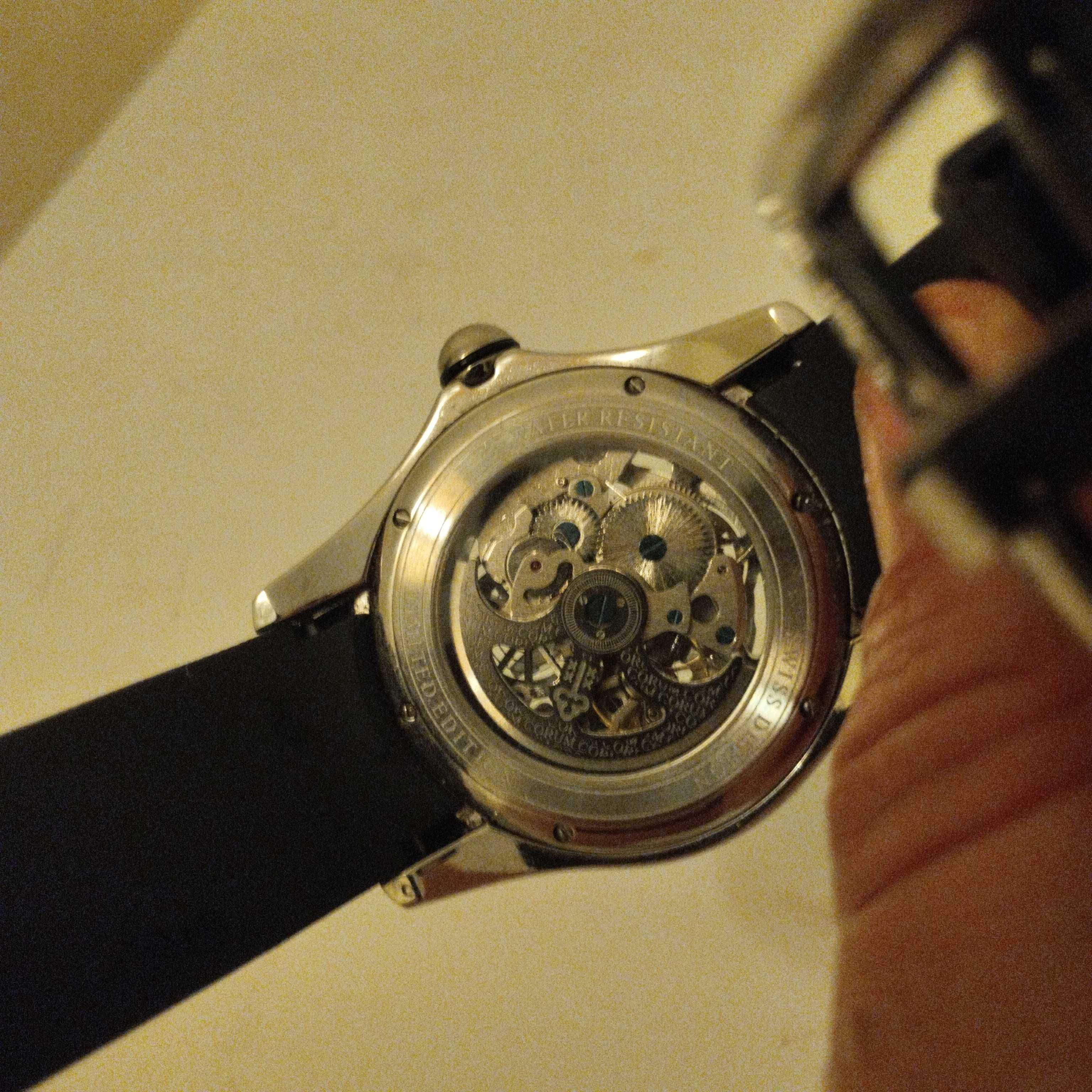 Часовник Corum изискан и уникален