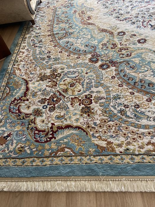 Ковер для зала и на хол , состояние хорошие размер 4 * 7 метр