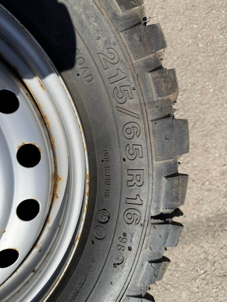 Vand 4 Anvelope Off Road 215 65 R16. Duster