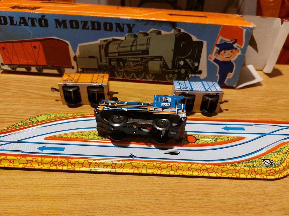 Jucarie veche, tren unguresc Lemez TOLATO MOZDONY