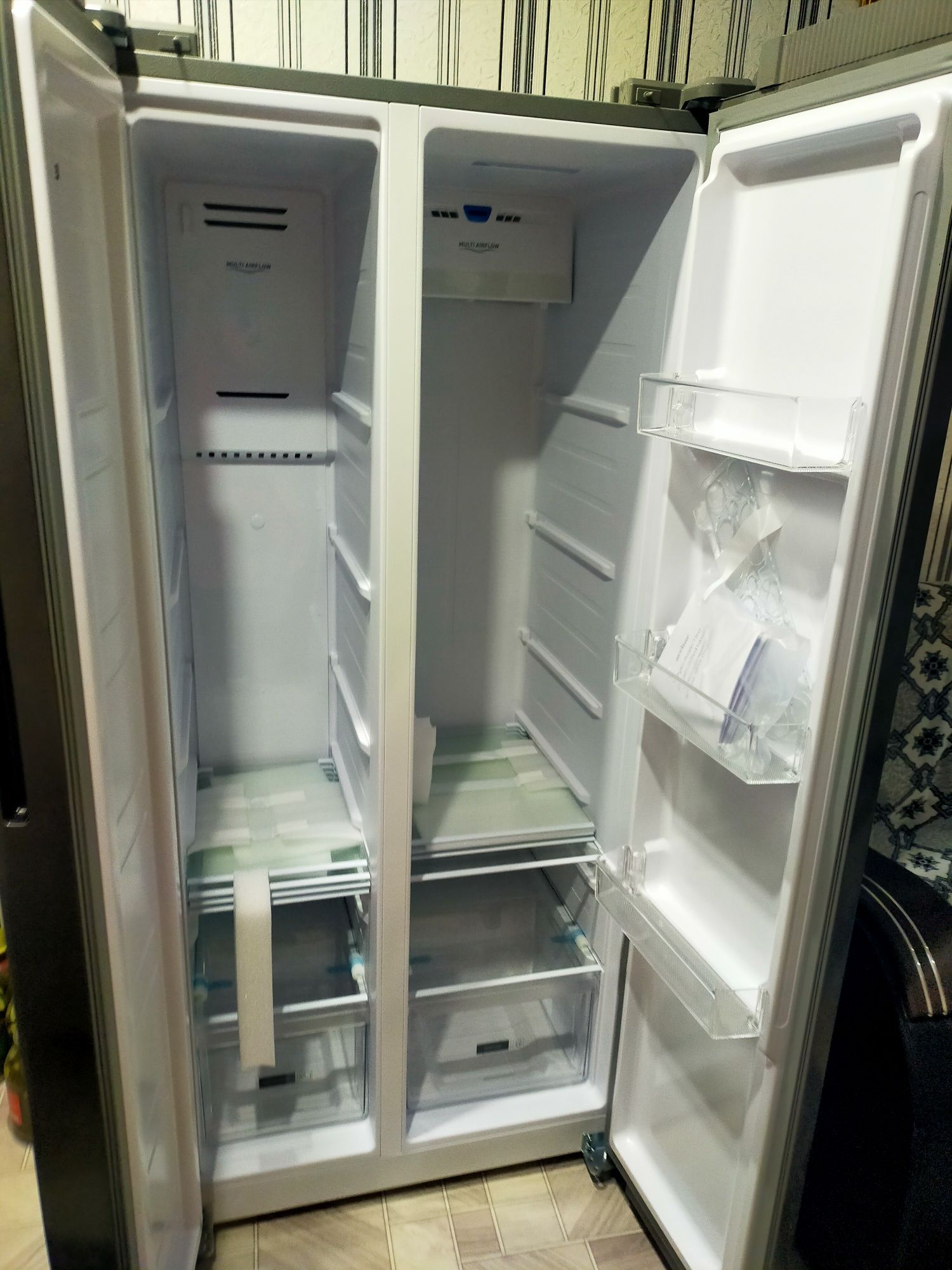 Продам холодильник новый