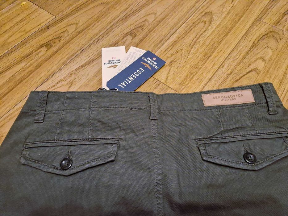 Pantaloni cargo Aeronautica Militare,85-90 cm in talie,noi,cu etichete