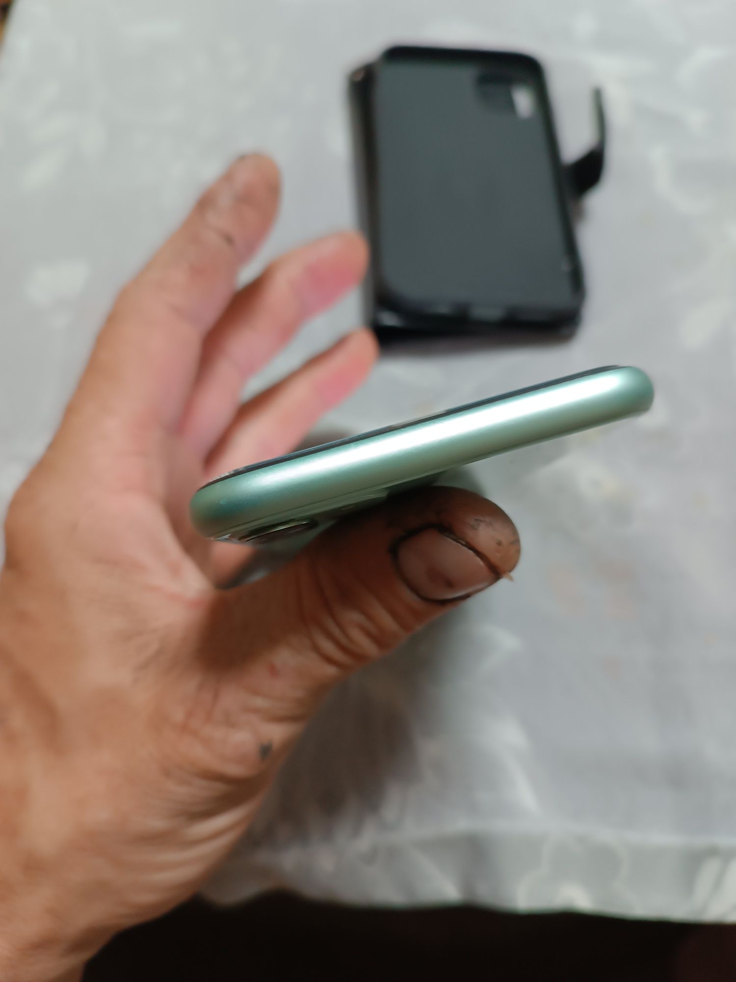 iPhone 11 64gb 76 процента батерия
