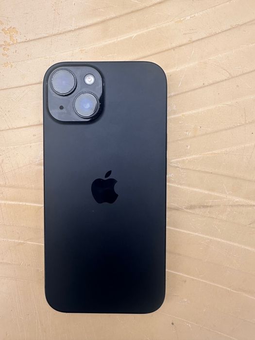 Iphone 15 запазен