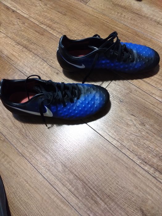 Ghete fotbal Nike de vânzare