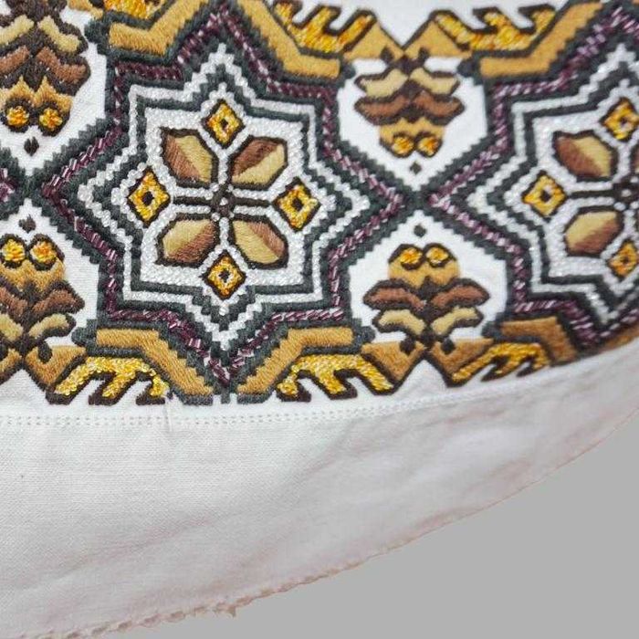 Camasa traditionala veche lucrata manual cu margele din zona Mures S-M