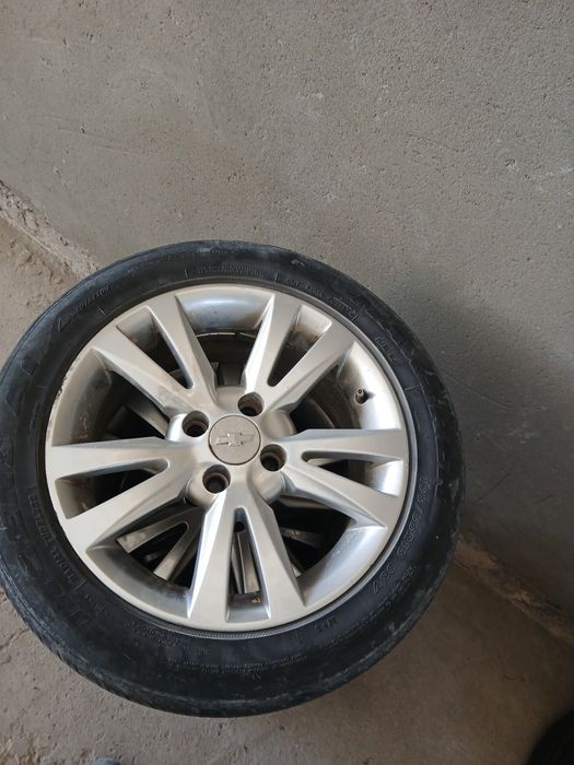 R15 diska sotiladi