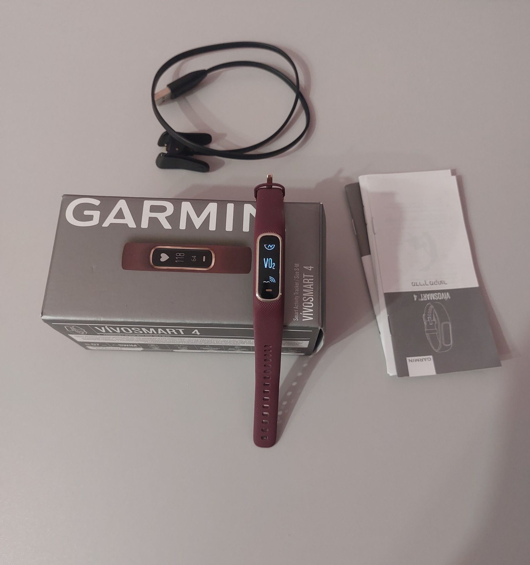 Смарт часовник Garmin Vivosmart 4, Size S-M