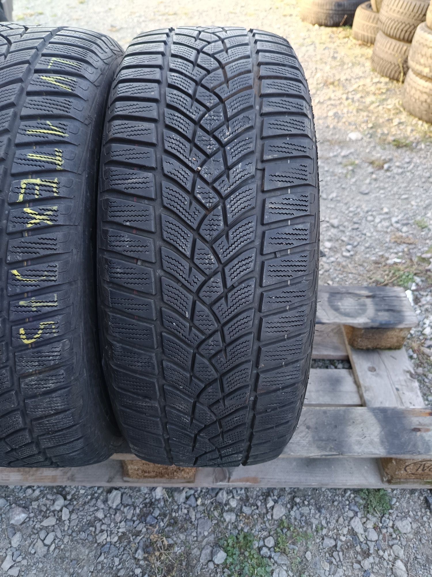 215.55R 17.98V GOODYEAR ДОТ 3217