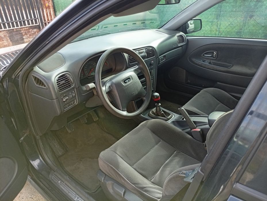 Se vinde Volvo v40 2001