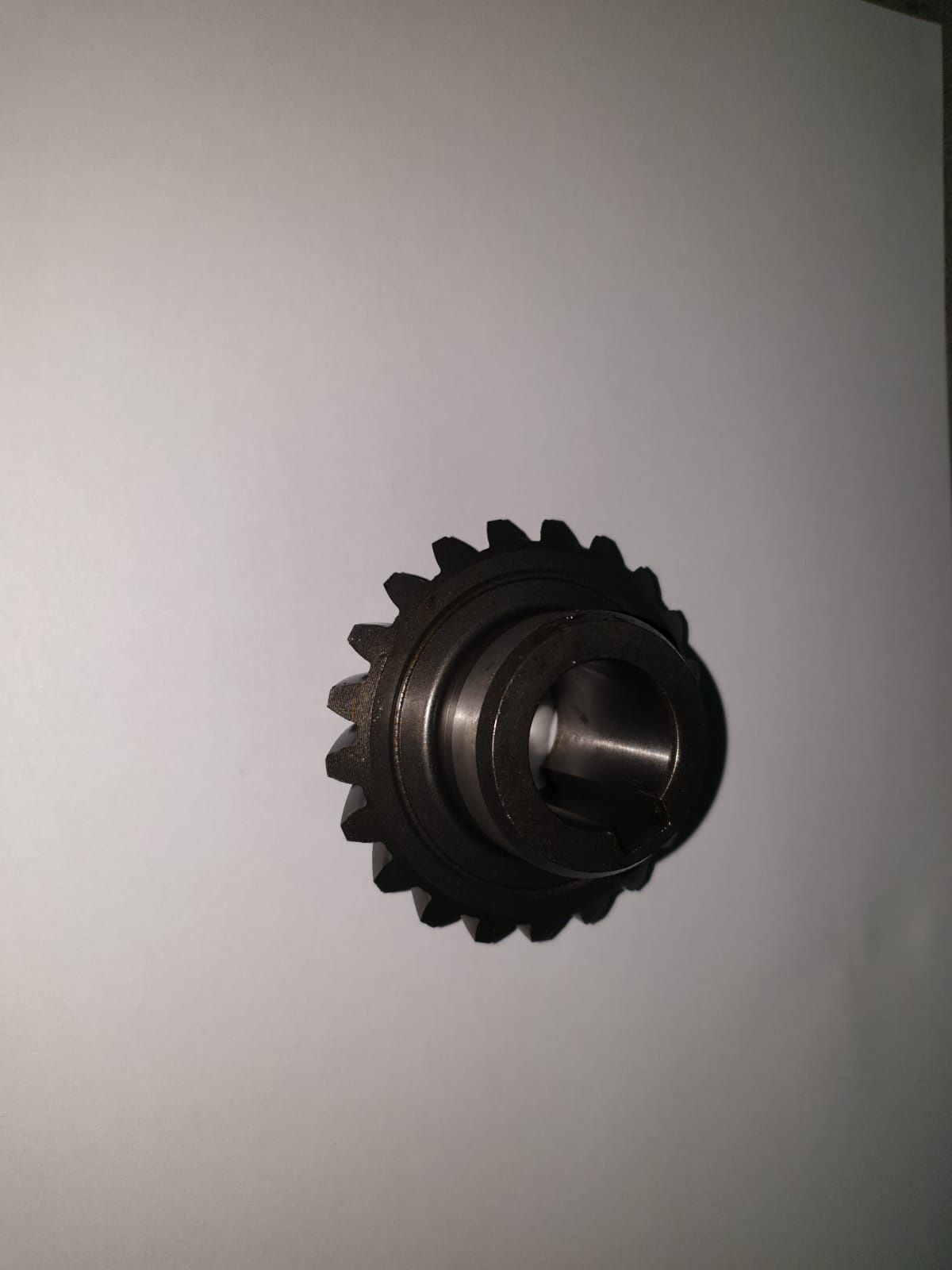 Pinion elicoidal cositoare