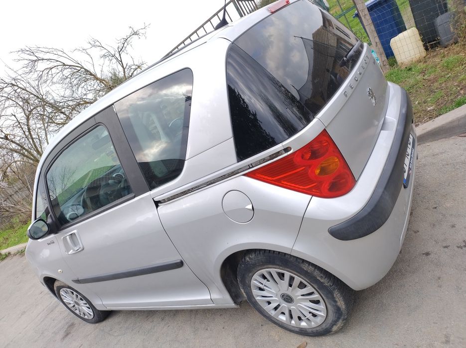 Vând sau Schimb Peugeot 1007 1.4 benzina
