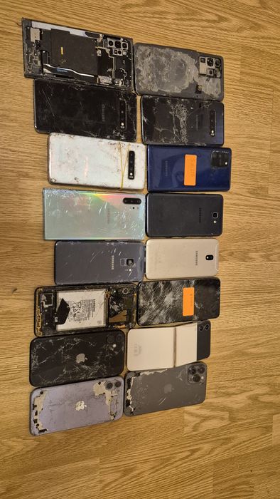 Vand Piese telefoane