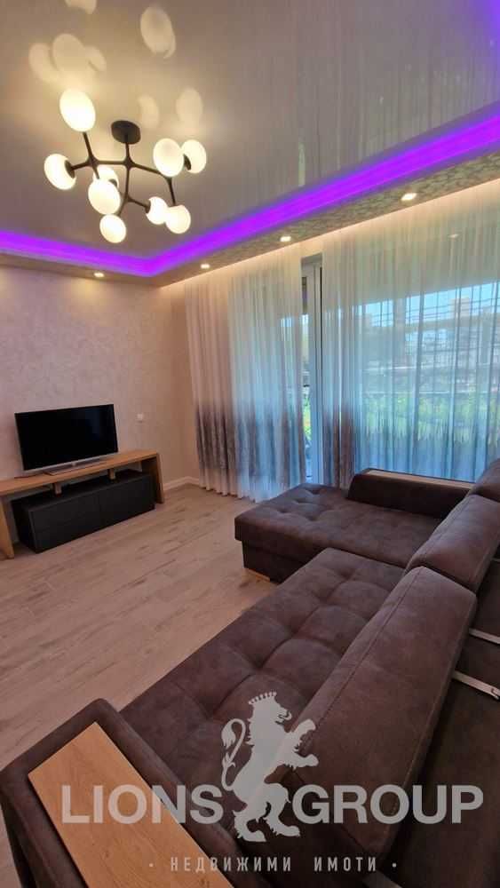 Дава се под наем Тристаен апартамент в Варна, Бриз - 100 кв.м за 1100 € - Снимка #2