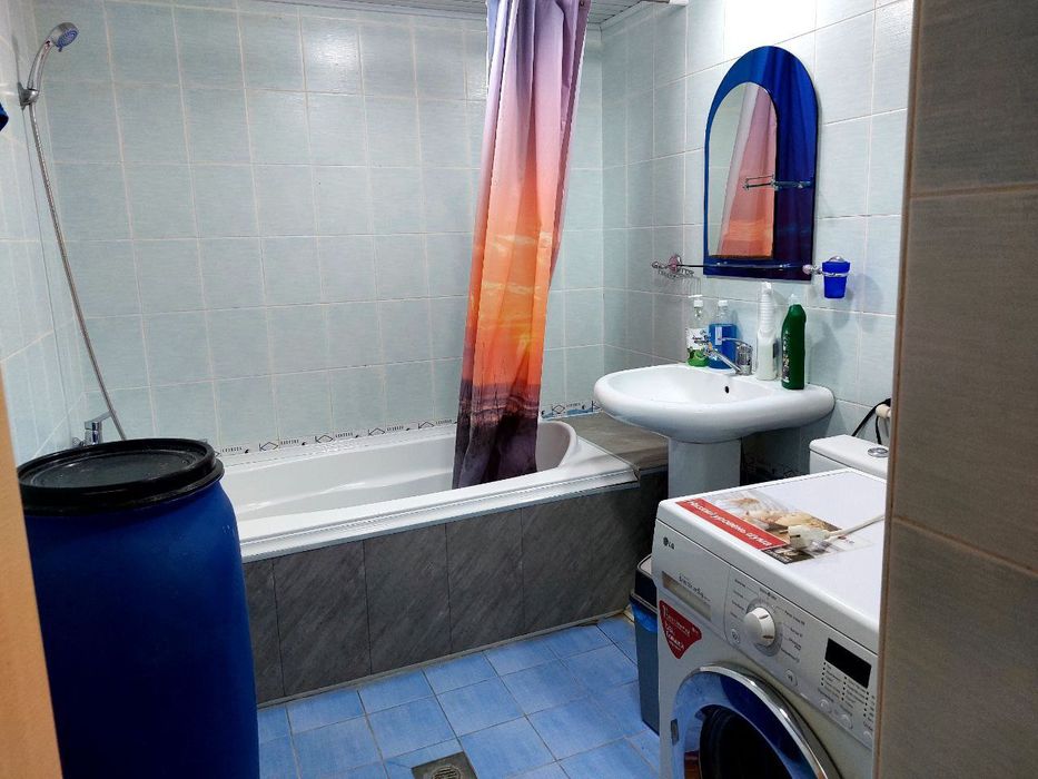 Gagarin yoʻlni ustida joylashgan