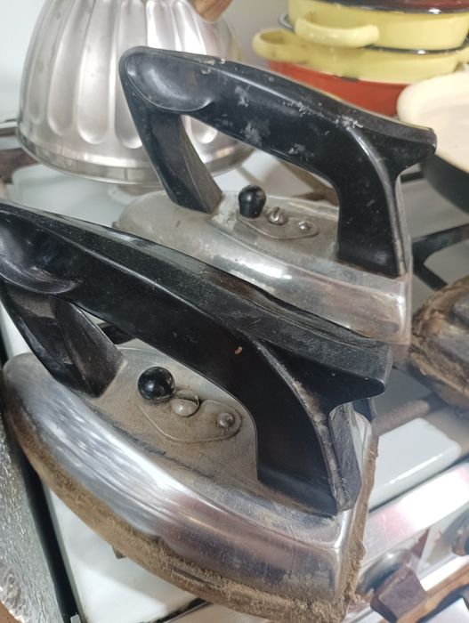 Утюг чугунный со станиной