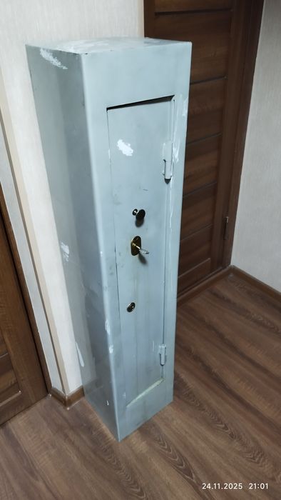 Сейф для дома, узкий