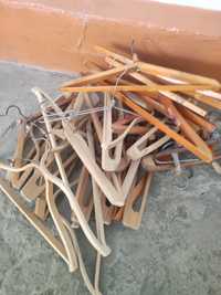 Вешалки деревянные