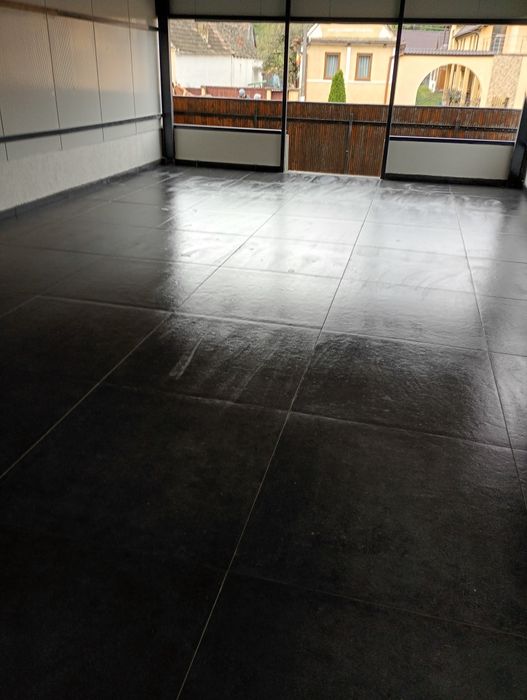 Execut lucrări de construcții finisaje interioare și exterioare etc.