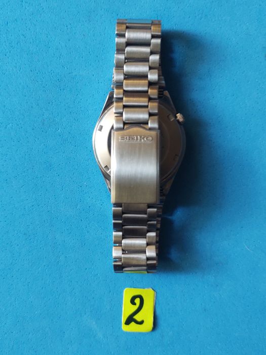 Часовници Seiko guartz и Seiko-5 модел от 1970 година