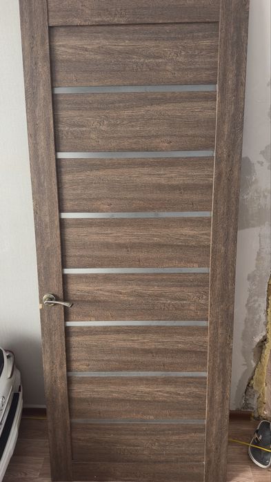 Продам межкомнатную дверь 2*80