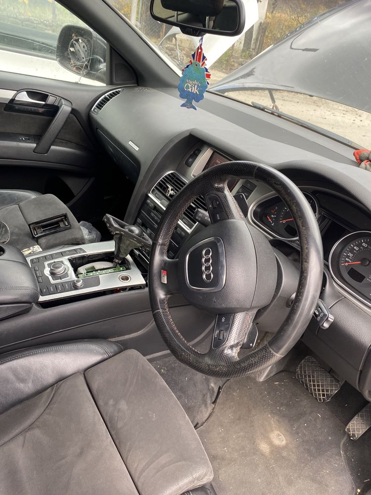 Ауди q7 на части