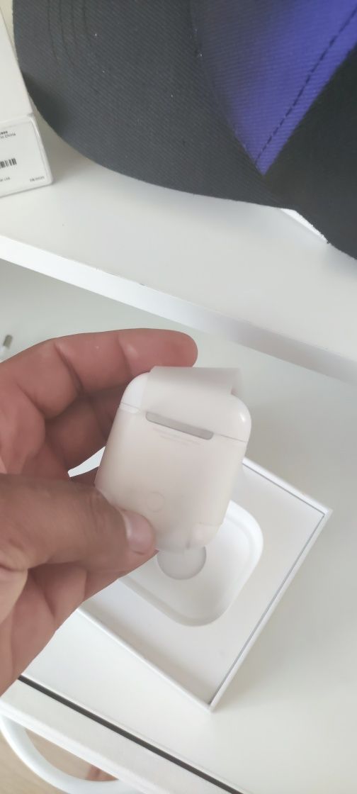 Продам кейс от airpods 2