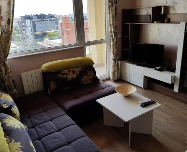 Дава се под наем Двустаен апартамент в Пловдив, Център - 75 кв.м за 300 € - Снимка #1