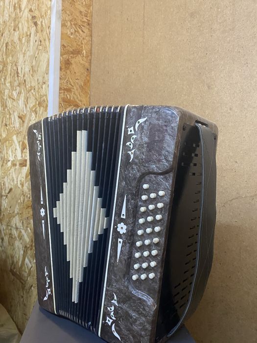 Продам гармонь б/у