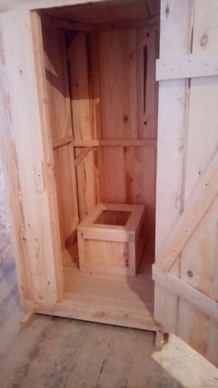Деревянные туалеты (собачьи будки,табуретки) на заказ