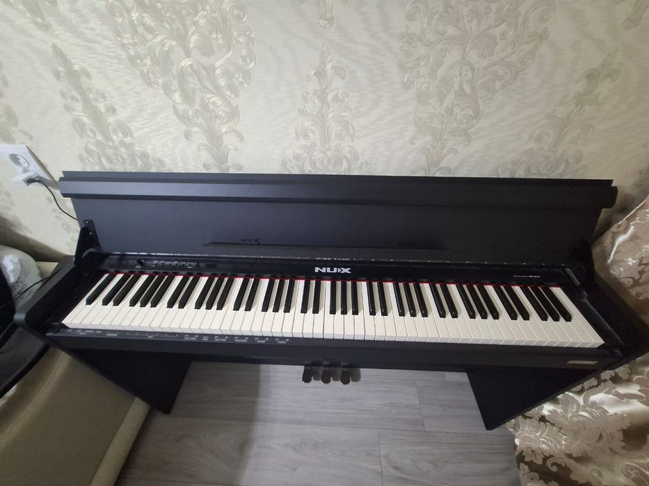 Продаю цифровое пианино NUX