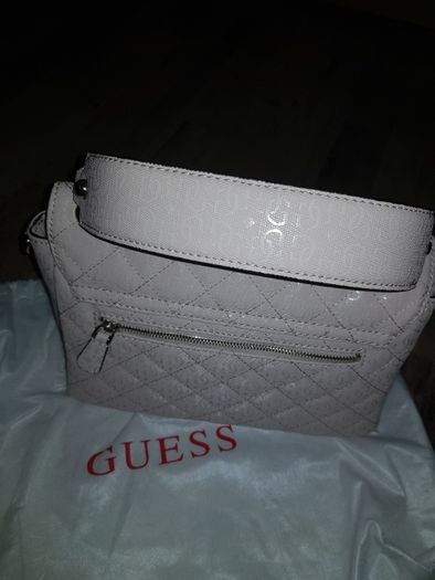 Оригинална дамска чанта Guess